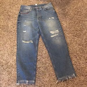 H&M “Girls Bite Back” Cropped Mom Jeans